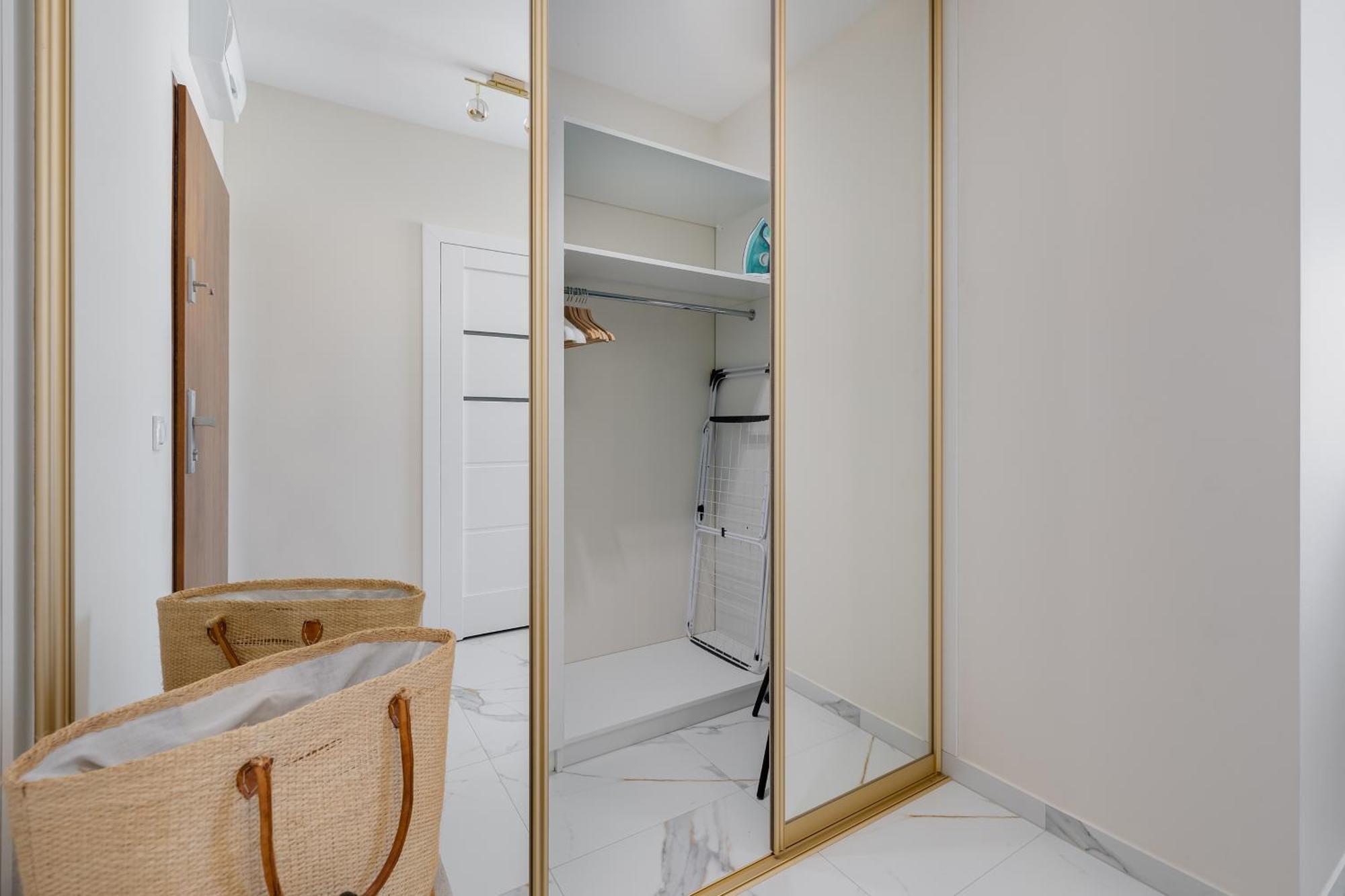 Ts Gold New Town Apartment & Free Private Parking Szczecin Bagian luar foto
